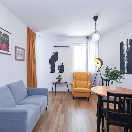 Апартаменти Adamick Place In City Centre With Free Parking Братислава Екстер'єр фото
