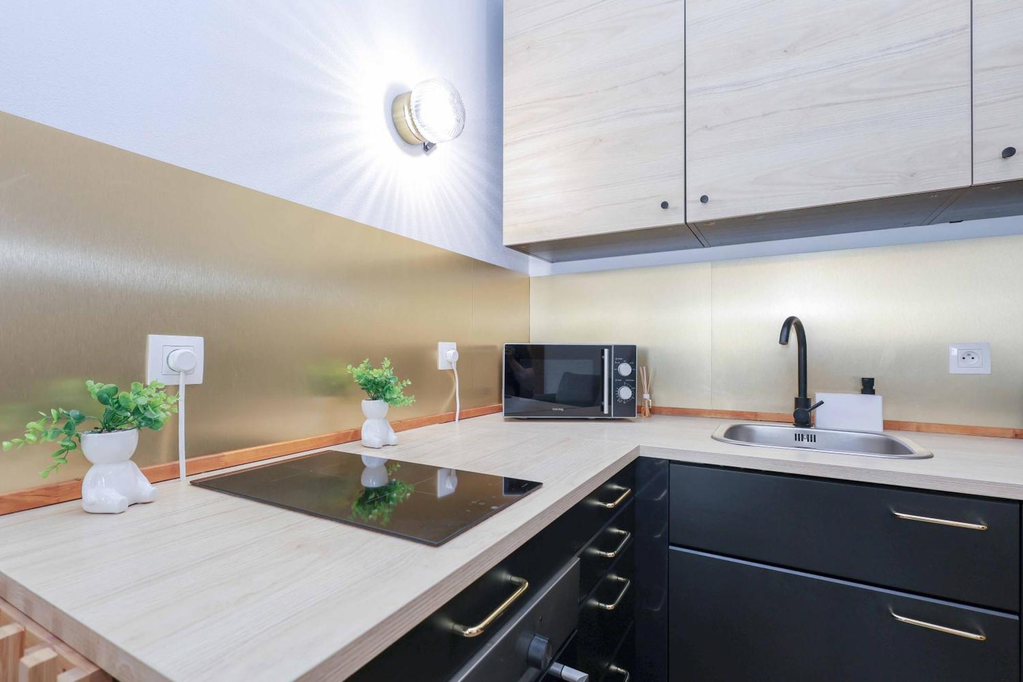 Апартаменти Adamick Place In City Centre With Free Parking Братислава Екстер'єр фото