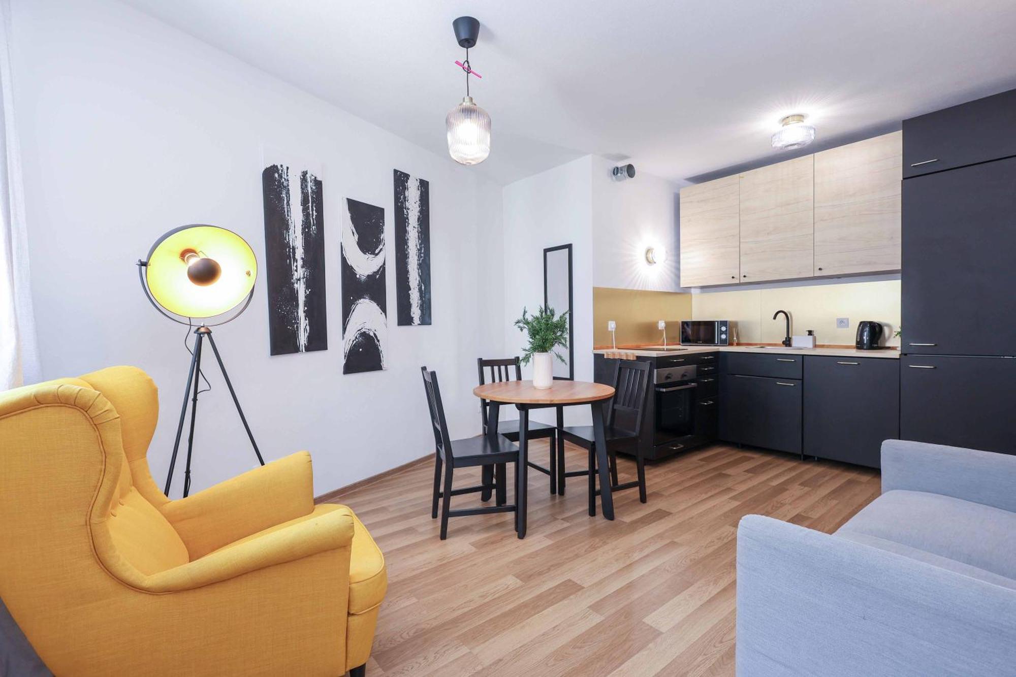 Апартаменти Adamick Place In City Centre With Free Parking Братислава Екстер'єр фото