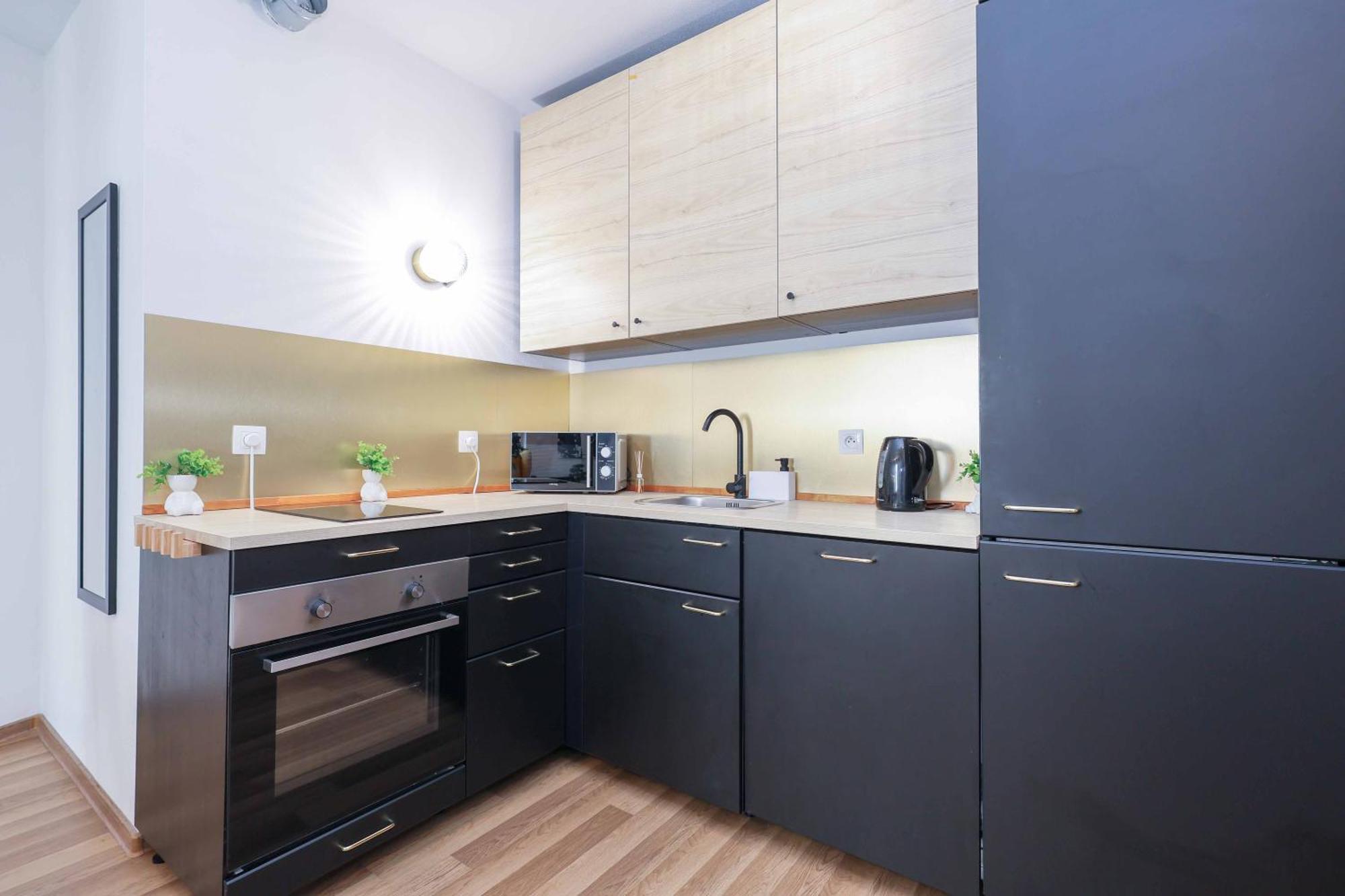 Апартаменти Adamick Place In City Centre With Free Parking Братислава Екстер'єр фото