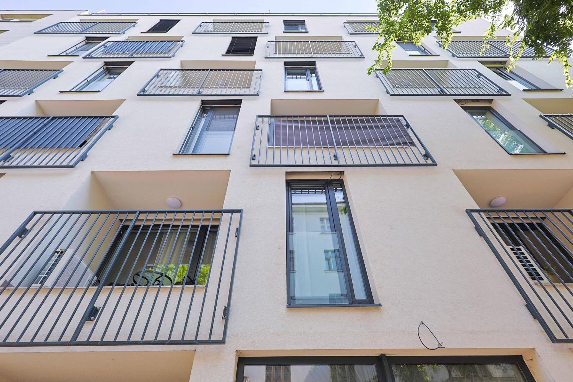 Апартаменти Adamick Place In City Centre With Free Parking Братислава Екстер'єр фото