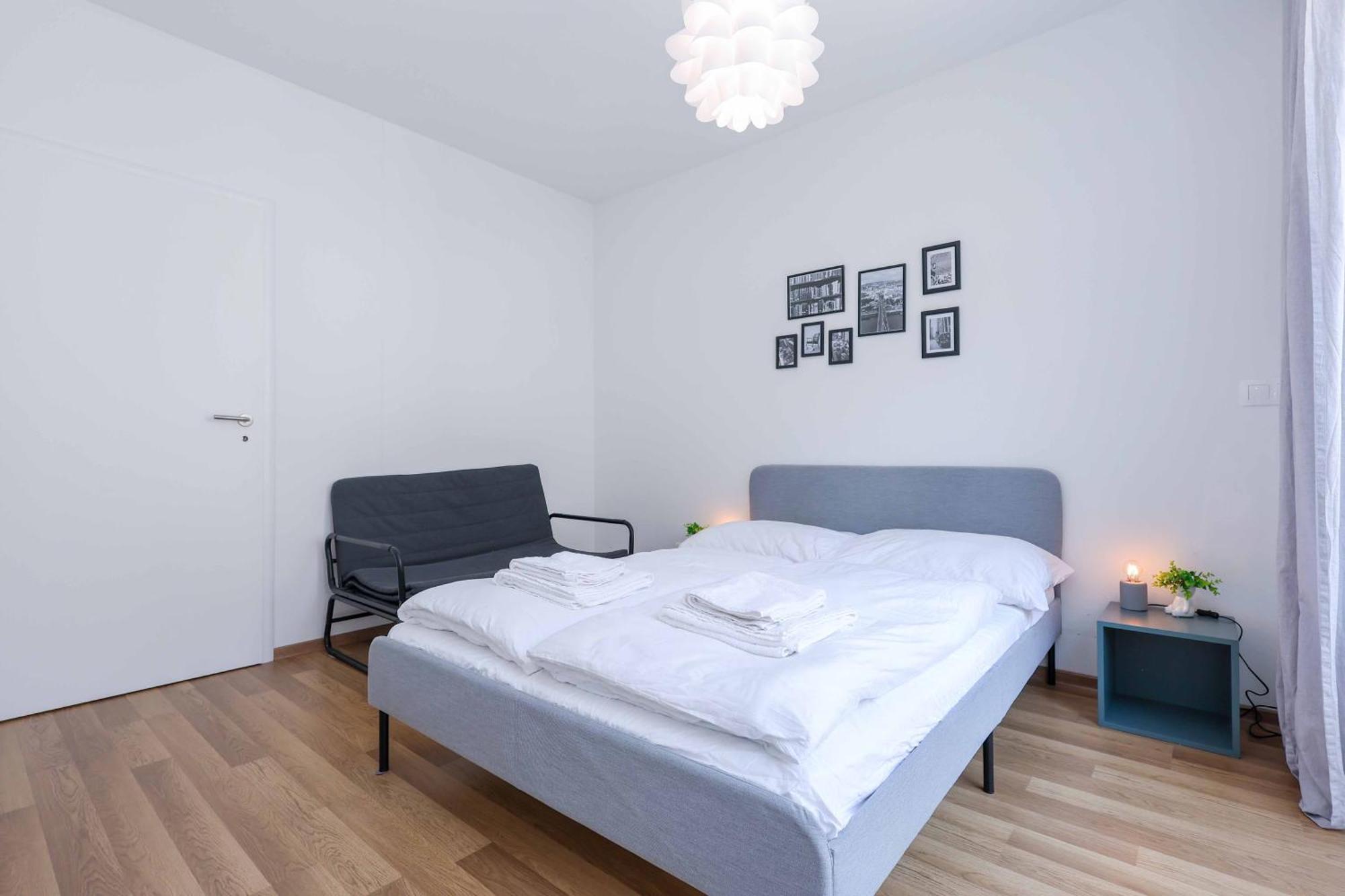 Апартаменти Adamick Place In City Centre With Free Parking Братислава Екстер'єр фото